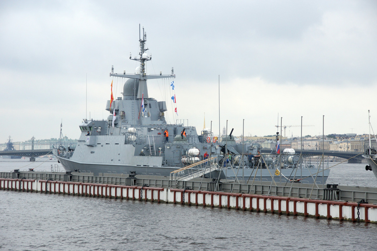 Đồng thời Odintsovo là chiếc Karakurt đóng mới hàng loạt đầu tiên mà trên đó tổ hợp tên lửa-pháo phòng không Pantsir-M lắp đặt sẵn. Hai tàu Mytishchi và Sovets cùng lớp đóng trước đó vẫn sử dụng bệ pháo 30 mm AK-630M.