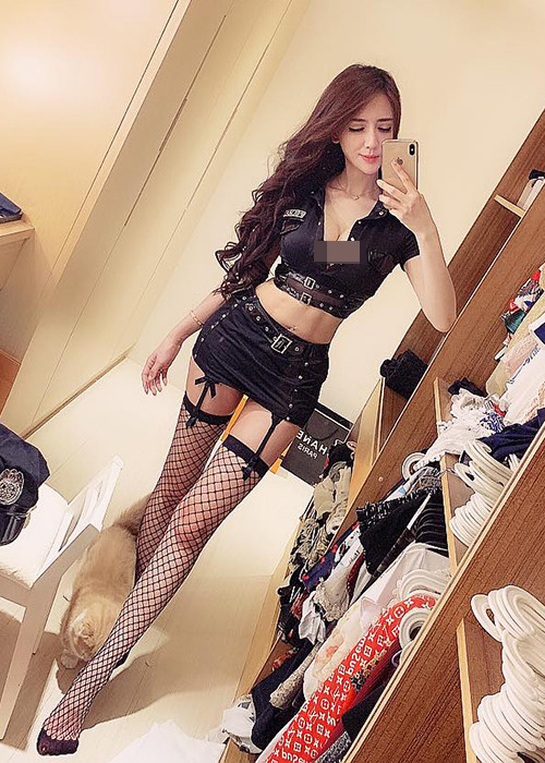 Tháng 8 vừa qua, Tử Hàm đoạt giải Nữ thần hoàn hảo tại cuộc thi Hoa hậu châu Á xứ Đài.