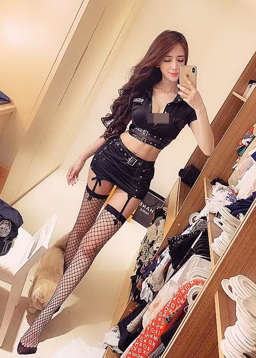 Tháng 8 vừa qua, Tử Hàm đoạt giải Nữ thần hoàn hảo tại cuộc thi Hoa hậu châu Á xứ Đài.