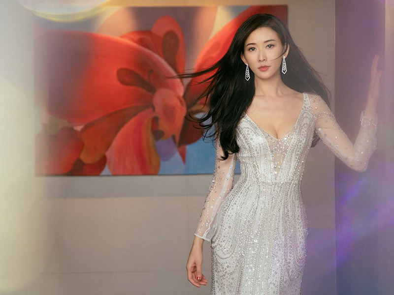 Đới Quân Nghi - má mì đường dây tiết lộ Lâm Chí Linh khi mới vào showbiz từng nhờ bà thu xếp những buổi tiệc riêng với đại gia.