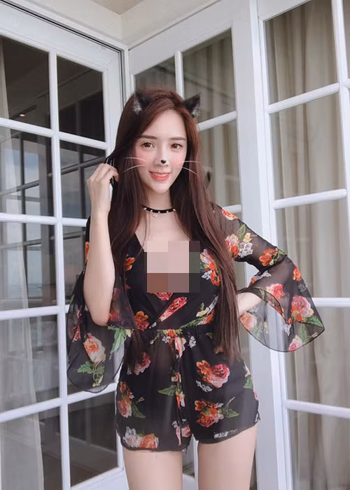 Siêu mẫu Đài Loan ăn mặc gợi cảm khi dự sự kiện lẫn đời thường.