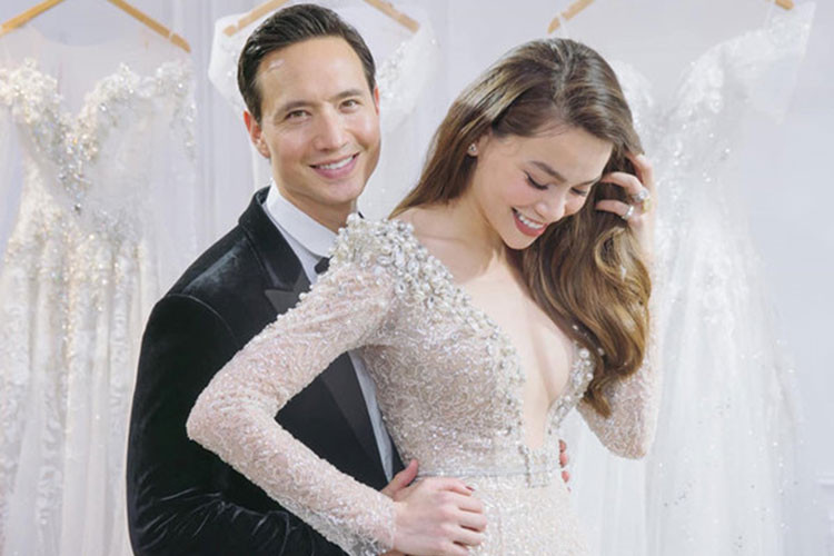 Cách đây 2 năm, sau khi đóng cặp trong MV "Cả một trời thương nhớ", Kim Lý và Hồ Ngọc Hà phải lòng nhau. Cặp đôi để lộ nhiều bằng chứng hẹn hò trước khi công khai mối quan hệ. Khác với các mối tình trước, Hồ Ngọc Hà lần này được công chúng ủng hộ chuyện tình cảm. Mời quý độc giả xem video "Hồ Ngọc Hà lên tiếng khi bị đồn hết thời, ế show". Nguồn Youtube/vtc