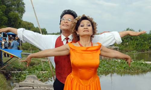 Thanh Bach - Xuan Huong phoi bay doi tu hau ly hon: Tro cuoi cho thien ha!-Hinh-2