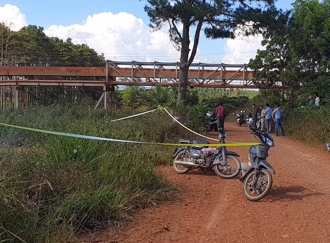 Lam Dong: Au da tap the trong vuon caphe, 4 nguoi thuong vong