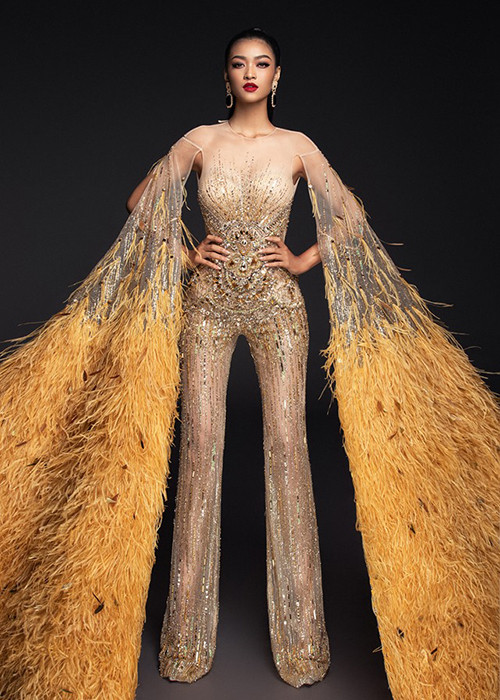 Kiều Loan được cho là mạo hiểm khi chọn trình diễn jumpsuit ở phần thi dạ hội.