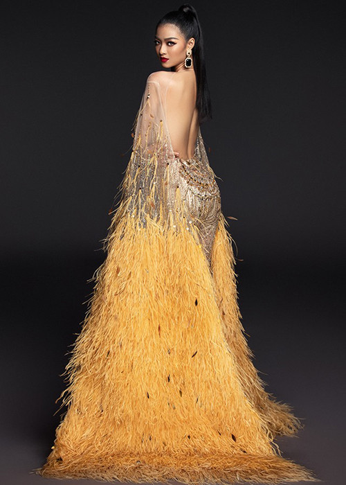 Kiều Loan được khen khéo léo khi đợi làn sóng cổ vũ đại diện Venezuela lắng xuống mới hô to 2 tiếng Việt Nam.