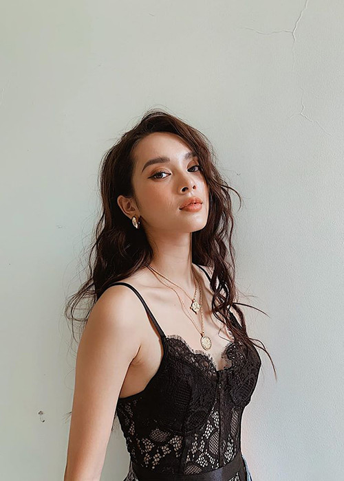 Quỳnh Lương kết hôn vào năm 18 tuổi. Tuy nhiên, cuộc hôn nhân của cô chỉ kéo dài được 3 năm.