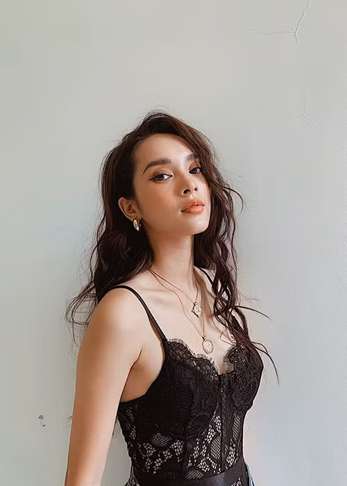 Quỳnh Lương kết hôn vào năm 18 tuổi. Tuy nhiên, cuộc hôn nhân của cô chỉ kéo dài được 3 năm.