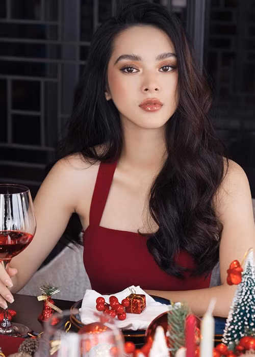 Quỳnh Lương được khen ngợi sở hữu nhan sắc mặn mà, quyến rũ của "gái một con".