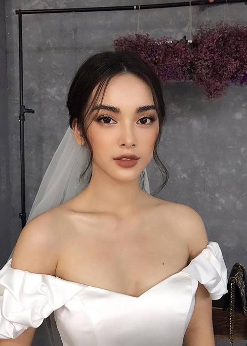 Hậu ly hôn, nữ người mẫu một mình nuôi cậu con trai và hiện độc thân.