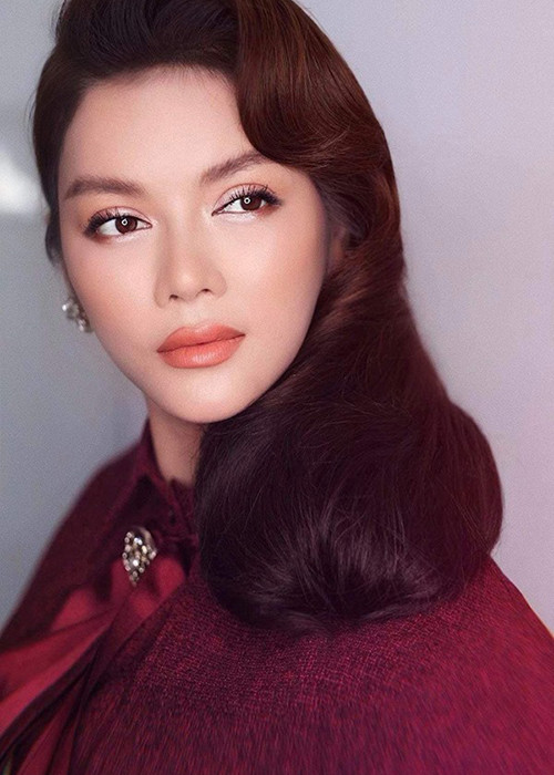 Lý Nhã Kỳ đã đợi bạn trai suốt 1 năm qua. Hiện tại, cô vẫn yêu bạn trai cũ nhiều như chính thanh xuân của mình.