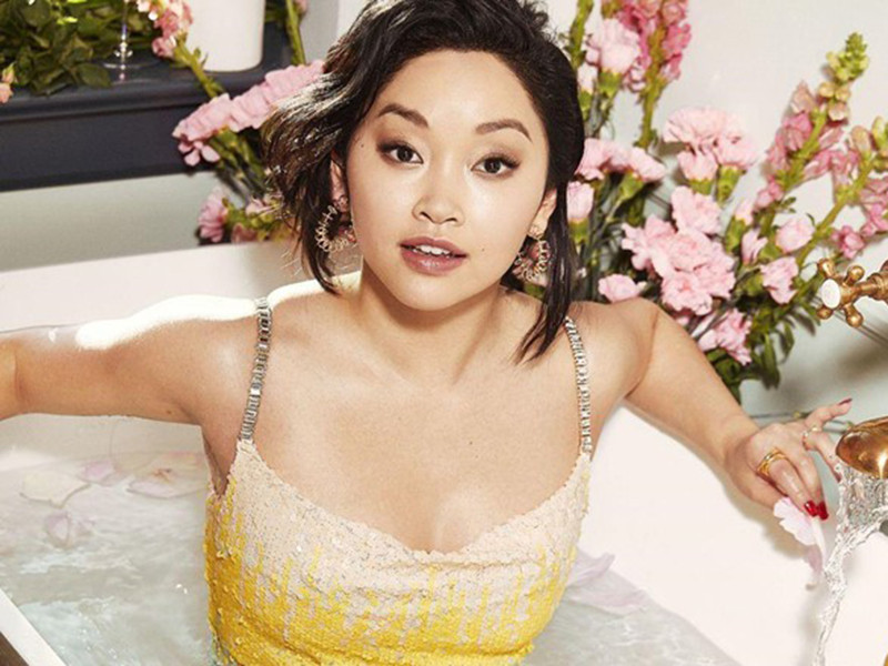 Lana là trẻ mồ côi và được vợ chồng người Mỹ nhận nuôi khi cô còn rất nhỏ.