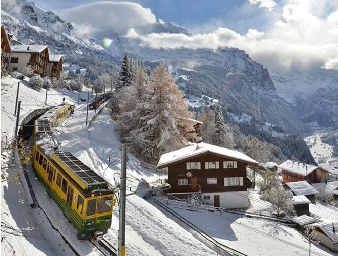 Wengen là sự lựa chọn tuyệt vời cho du khách vào bất cứ thời điểm nào trong năm. Thời tiết tươi đẹp, dãy núi đá thơ mộng, những ngôi nhà tuyết phủ cùng các món ăn nơi đây, đặc biệt là đồ hải sản, chắc chắn sẽ khiến cho những ai đặt chân đến đây đều không nỡ rời xa.