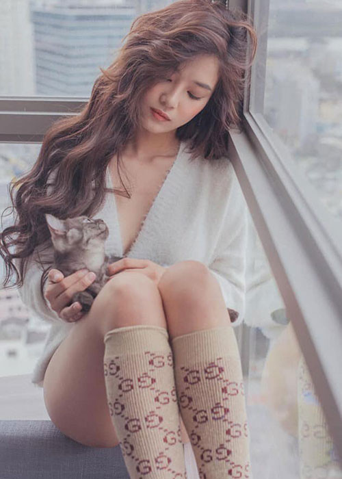 Cựu hot girl gắn liền với hình ảnh ngọt ngào, kín đáo trong nhiều năm hoạt động trong showbiz.