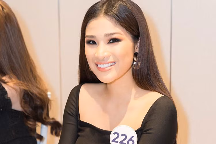 Giám khảo Hương Giang và Vũ Thu Phương đều tỏ ý không hài lòng trước câu trả lời của Nguyễn Thị Thành. Ảnh: Người đưa tin