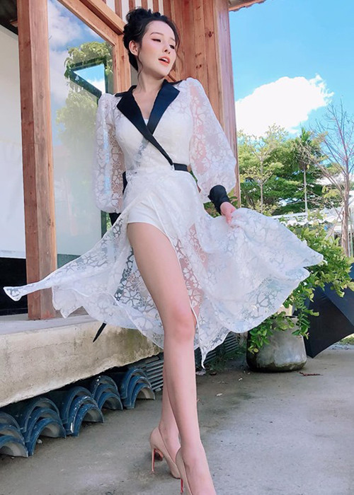 Ngân 98 bị chỉ trích không ít lần vì mặc phản cảm.