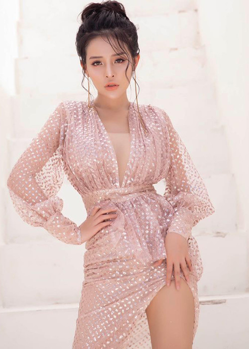 Chia sẻ trên Dân Việt mới đây, hot girl thị phi cho biết, trước đây, do sự bồng bột của tuổi trẻ nên cô thể hiện mình quá đà.