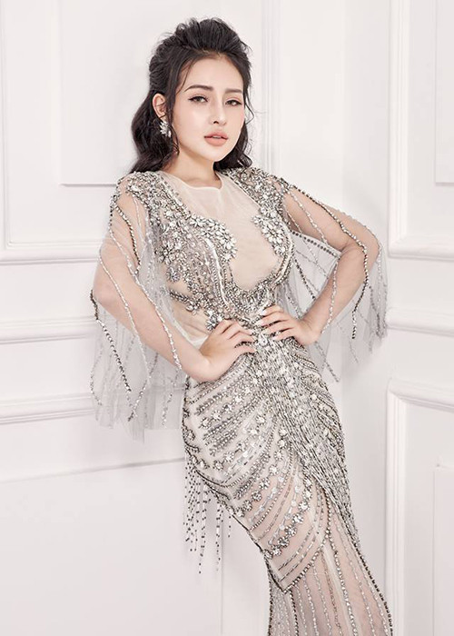 Số đông khán giả cho rằng tình cũ của Lương Bằng Quang không phù hợp với cuộc thi nhan sắc do đời tư của cô quá ồn ào.