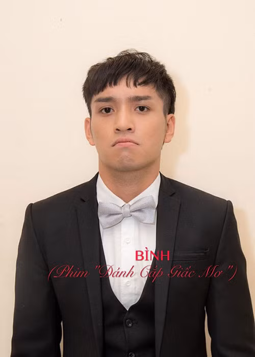 Không chỉ ca hát, Bạch Công Khanh còn đóng phim.