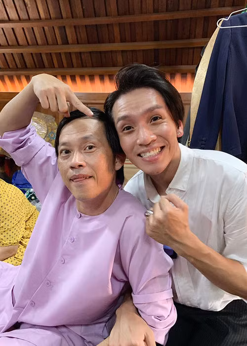 Bạch Công Khanh vẫn miệt mài tham gia các hoạt động nghệ thuật.