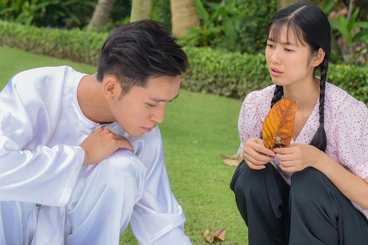 Đảm nhận vai Xuân trong "Tiếng sét trong mưa" là nam ca sĩ Bạch Công Khanh.