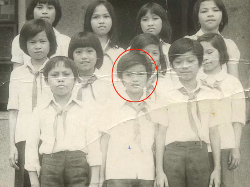 Do nợ nần, bố mẹ Mr Đàm đã phải bán nhà. Vì cuộc sống túng thiếu, bố mẹ của nam ca sĩ thường xuyên cãi vã. Đây là nỗi ám ảnh của Đàm Vĩnh Hưng.