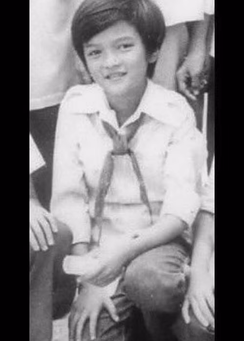 Đàm Vĩnh Hưng kể anh bị mẹ bơm những điều không tốt về ba.