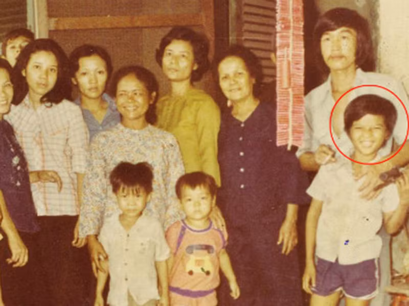 Bố của Đàm Vĩnh Hưng cuối cùng trở về sống với người vợ đầu, bỏ lại mẹ con nam ca sĩ.