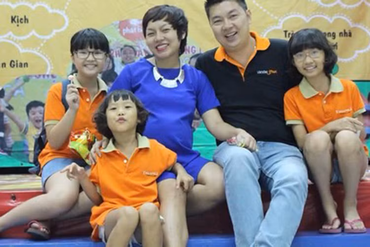 Thái Thùy Linh và Ngô Quang Cường hoàn thành thủ tục kết hôn trước khi làm lễ đính hôn vào tháng 12/2014.