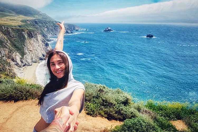 Trước tin đồn đã có chồng, Võ Hoàng Yến chia sẻ: “Chuyện lấy chồng, tôi nghĩ rằng khi nào tôi vẫn còn ở đây, mọi người cứ yên tâm. Về chuyện kết hôn, hãy cho tôi giữ bí mật".