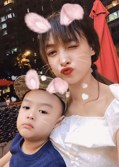 Hiểm của “Tiếng sét trong mưa” có một cậu con trai năm nay đã được 4 tuổi.