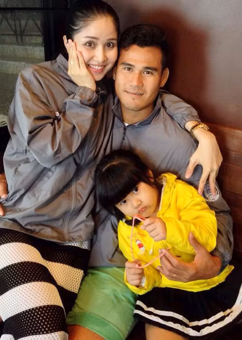 Giống như Nhật Kim Anh, Thảo Trang đã ly hôn. Trước đây, Hạnh Nhi của “Tiếng sét trong mưa” có tổ ấm hạnh phúc bên cầu thủ Phan Thanh Bình.