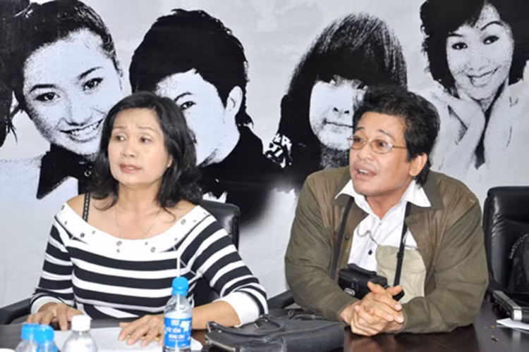 Trước khi gây ồn ào, MC Thanh Bạch và nghệ sĩ Xuân Hương xây dựng hình ảnh một cặp đôi hạnh phúc. Ảnh: Dân Việt