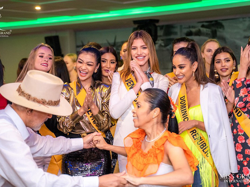 Nàng á hậu Việt được nhận xét nắm bắt tốt mọi cơ hội để nổi bật.