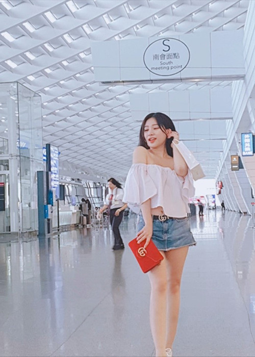 Vợ cũ của Hồ Quang Hiếu tỏ ra kín tiếng về chuyện tình cảm.