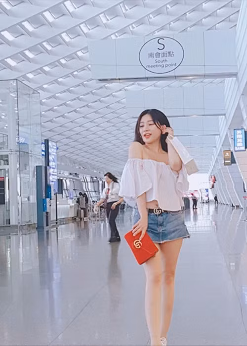 Vợ cũ của Hồ Quang Hiếu tỏ ra kín tiếng về chuyện tình cảm.