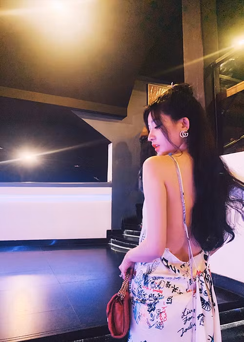 Ivy đã vắng bóng showbiz trong một khoảng thời gian dài để tập trung phát triển công việc kinh doanh.