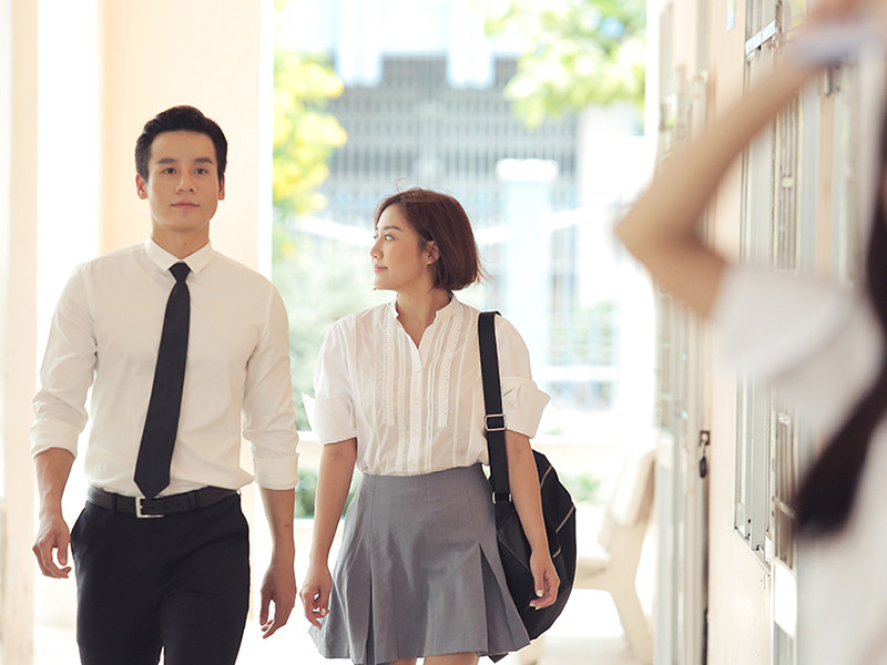 Ngoài Bùi Anh Tuấn và Đồng Ánh Quỳnh, MV của Văn Mai Hương còn có sự tham gia diễn xuất của Cao Xuân Tài.