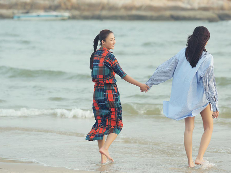 Tuy nhiên, câu chuyện và những cảm xúc tiếc nuối chưa dừng lại ở đó cho đến khi cặp đôi đồng tình nữ gặp lại nhau trong một dịp đặc biệt.