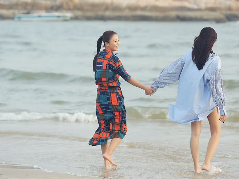 Tuy nhiên, câu chuyện và những cảm xúc tiếc nuối chưa dừng lại ở đó cho đến khi cặp đôi đồng tình nữ gặp lại nhau trong một dịp đặc biệt.