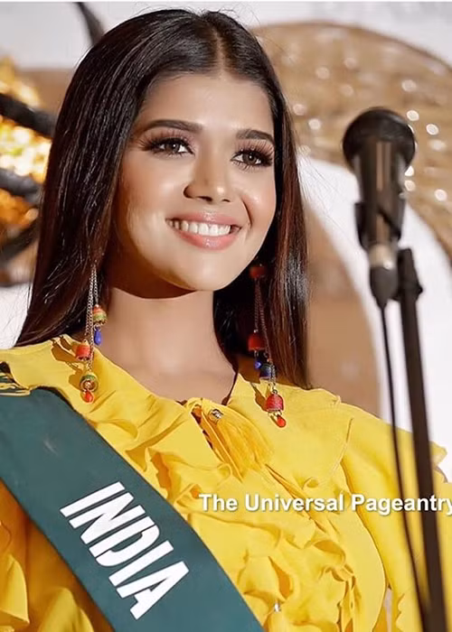 Để giành thứ hạng cao, Hoàng Hạnh cần thể hiện nhiều hơn. Hiện tại, không ít thí sinh đang là ứng cử viên nặng ký cho ngôi vị hoa hậu. Trong đó, đối thủ đáng gờm nhất của đại diện Việt Nam là người đẹp đến từ Ấn Độ - Tejaswini Manogna.