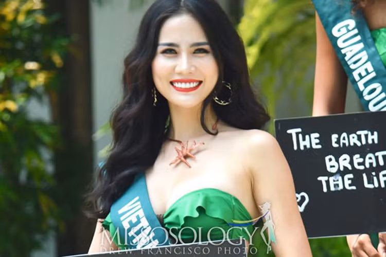 Tuy nhiên, điều đáng khen là cô nỗ lực truyền tải hết thông điệp bảo vệ môi trường.