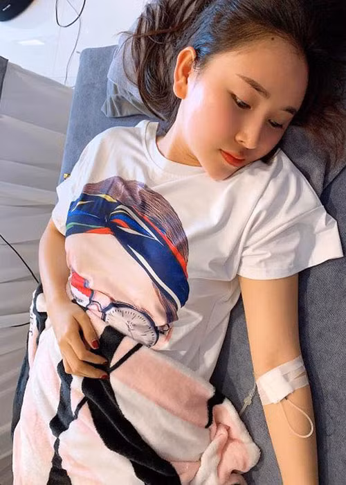 Hoa khoi Luong Le “chim nghim”... bong noi tieng vi say dam hon trai la?-Hinh-3