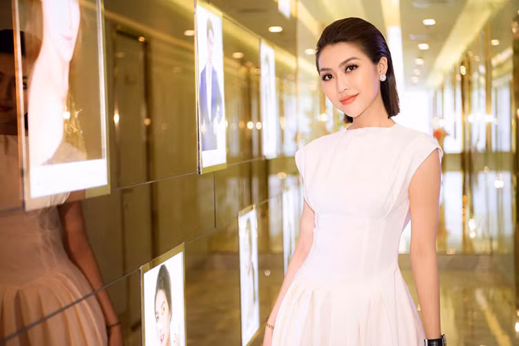 Khán giả tỏ ra khó hiểu về quyết định của Tường Linh khi vừa đồng ý hẹn hò tại 24h thử yêu lại tiếp tục tìm bạn trai trong “Người ấy là ai”.