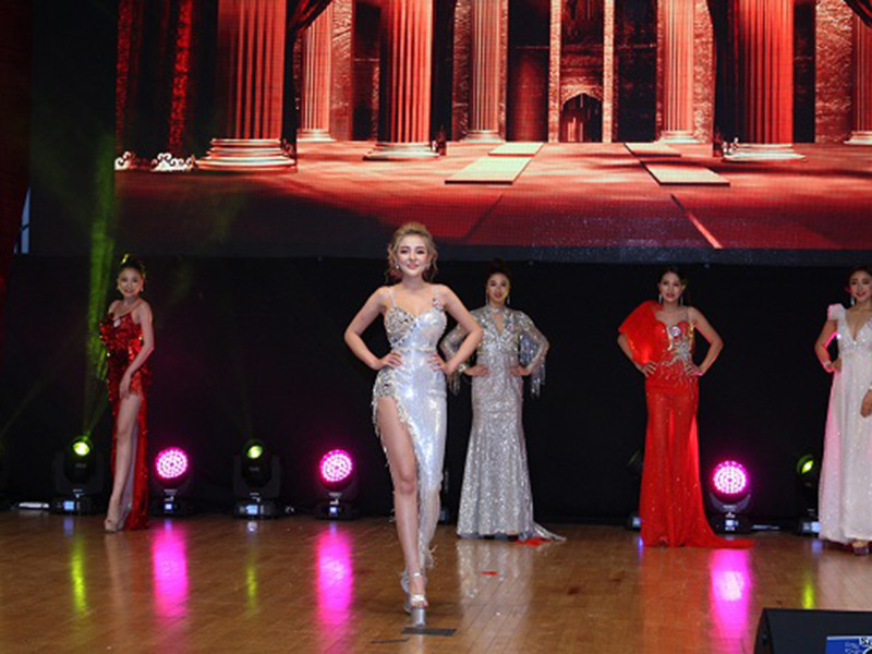 Hình ảnh Ngân 98 trong đêm chung kết cuộc thi nhan sắc ở Hàn Quốc. Ảnh: Vnmedia