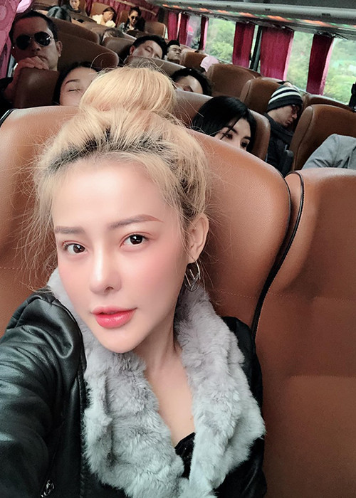 Trước những ý kiến trái chiều từ dư luận, Ngân 98 vẫn tự tin tham gia cuộc thi ở Hàn Quốc.