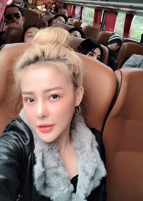 Trước những ý kiến trái chiều từ dư luận, Ngân 98 vẫn tự tin tham gia cuộc thi ở Hàn Quốc.