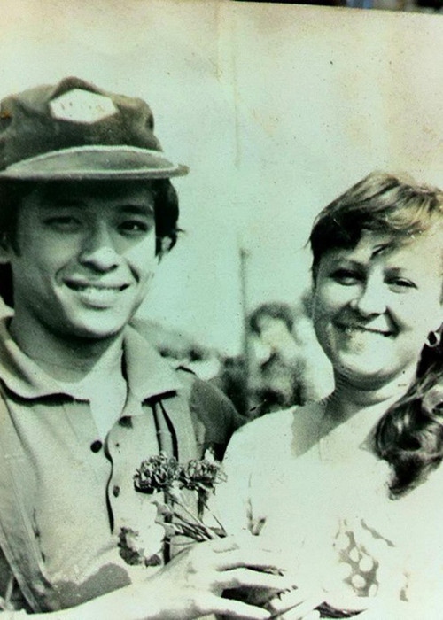 Theo An ninh thế giới, Thanh Bạch là một trong số ít những nghệ sĩ được đào tạo kỹ năng tạp kỹ một cách bài bản tại Đại học Sân khấu Lunatsaxki - Nga. Ảnh: Khám phá