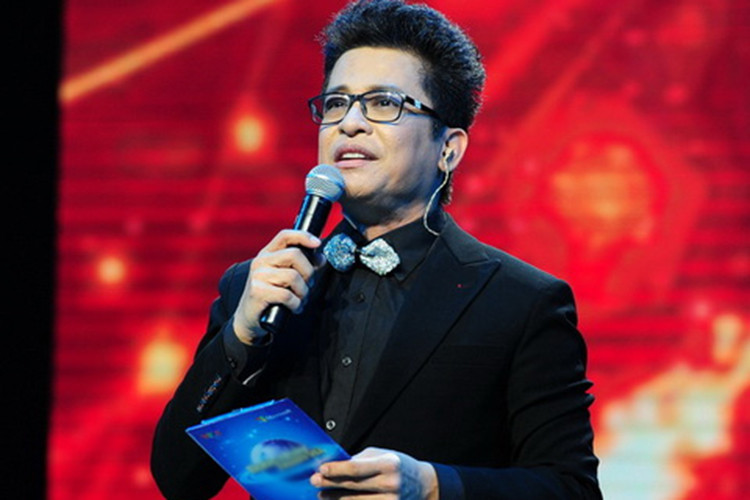 Được đào tạo bài bản về tạp kỹ sân khấu, Thanh Bạch nhanh chóng xây dựng được hình ảnh MC vui tính, hoạt bát, có khả năng ứng biến tình huống linh hoạt. Ảnh: Dân Việt