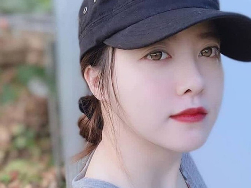 Goo Hye Sun bày tỏ niềm tiếc thương khi nghe tin Sulli tự tử: "Sulli ngủ ngon nhé, chị yêu em".